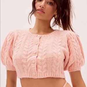 Billie cropped cardigan in Peach